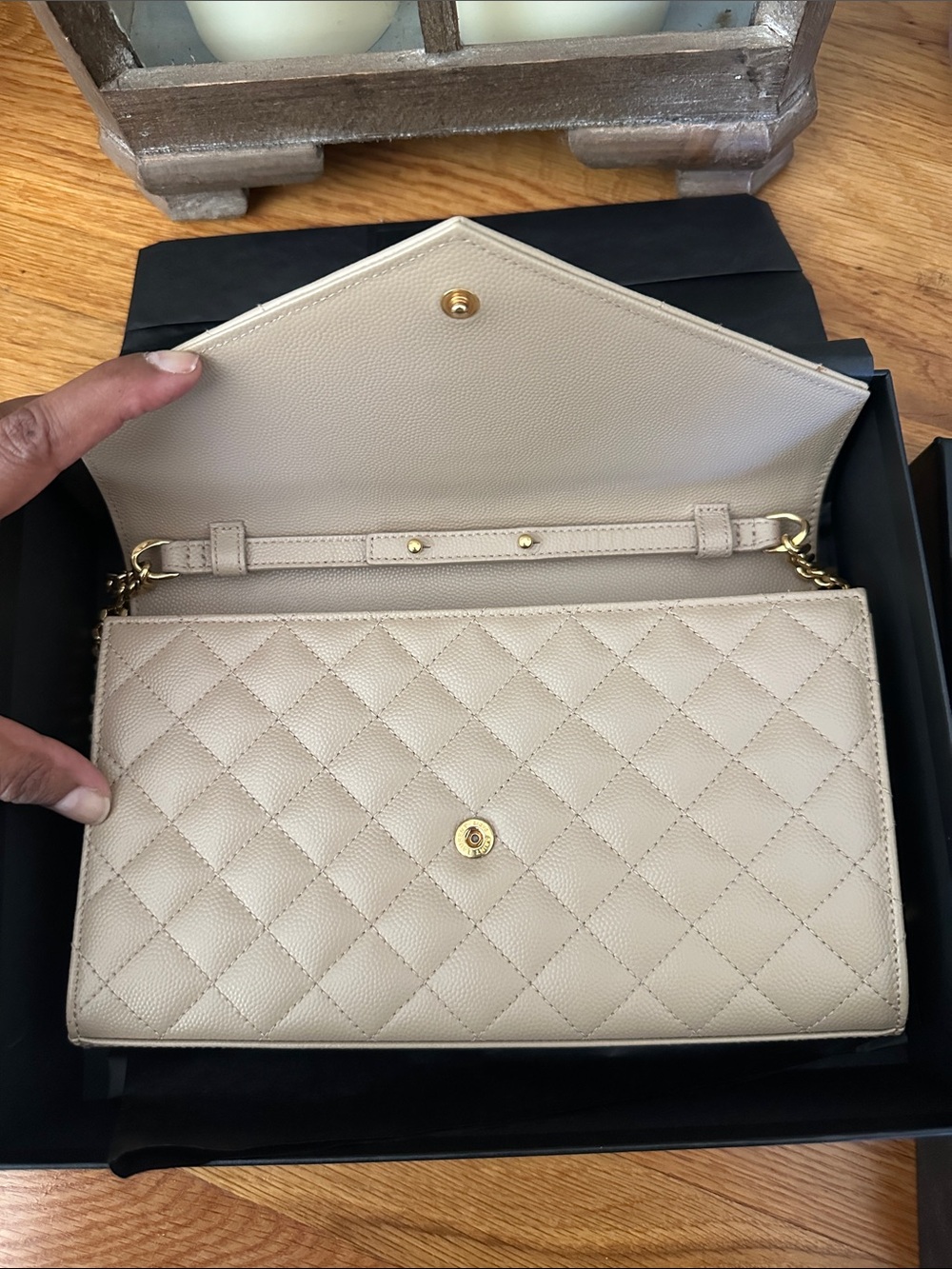 Yves Saint Laurent Beige Quilted Leather Envelope Chain Wallet - Picture 4 of 13